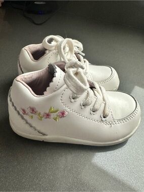 Stride Rite Emilia White Leather Lace-Up Baby Shoes w/ Pink Floral Detail sz 6.5